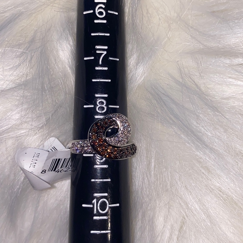 NWT Gorgeous Ring